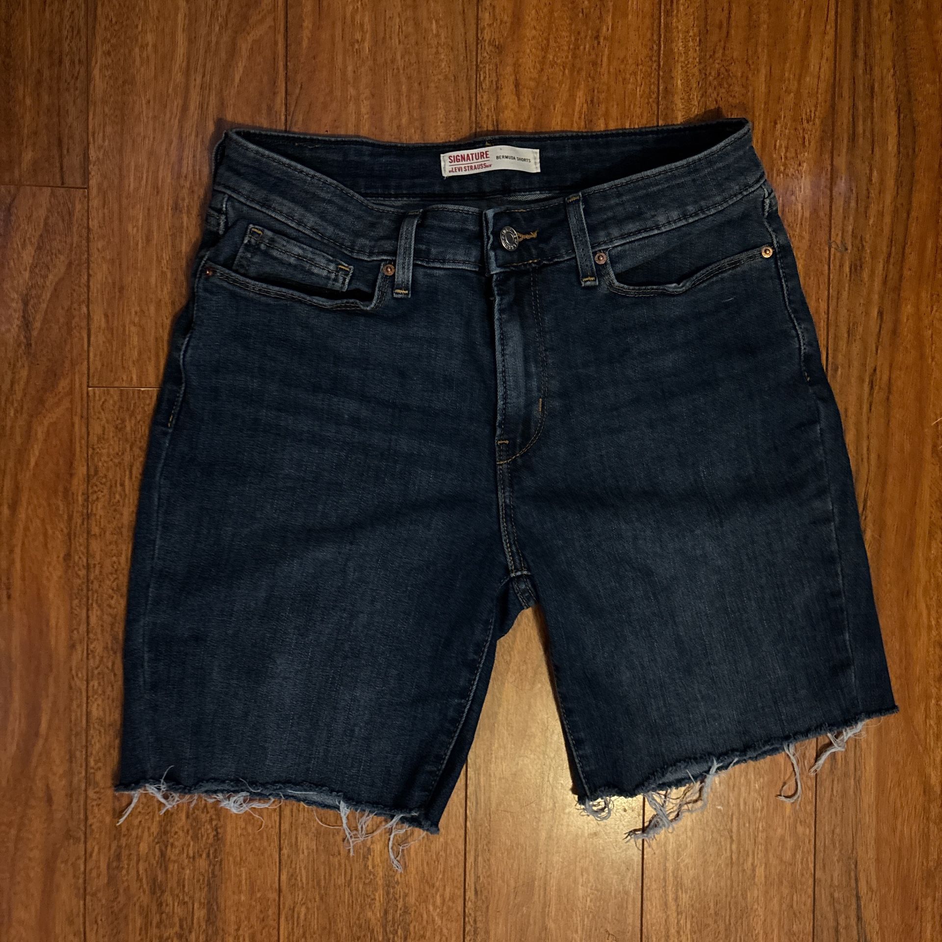 Dark wash denim Levi's jorts