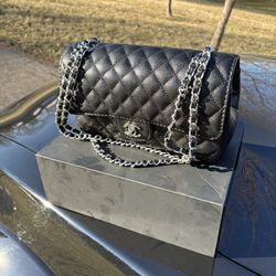 Chanel caviar quilted medium