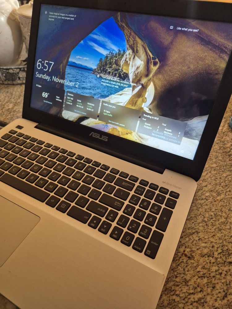 Asus Laptop Fast Intel I3 Has 16" Widescreen HD DVD CD Burner Built In Fl Producers Edd & PS On It Will Factory Reset For New Owner