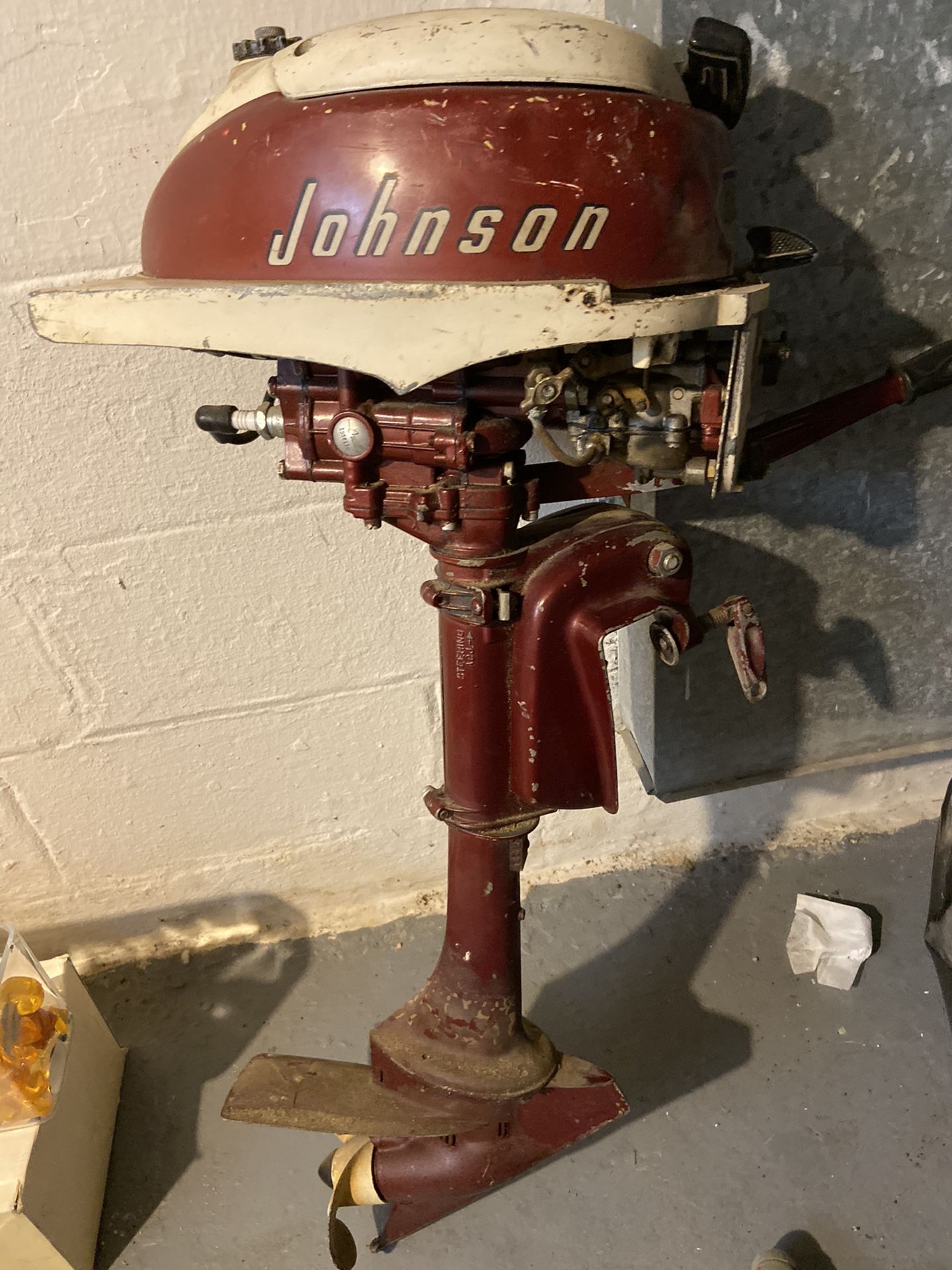 Johnson outboard motor (1954)
