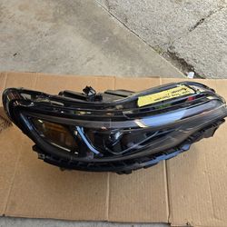 2019-2023 jeep Cherokee led headlights pasengeer side