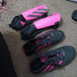 Adidas GiRl Soccer Cleats And Shin Guards 