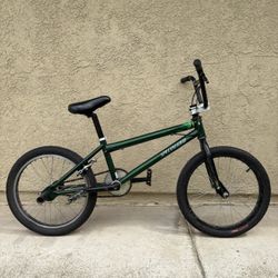 Specialized Fuse 3 Mtn Dew Freestyle BMX Bike