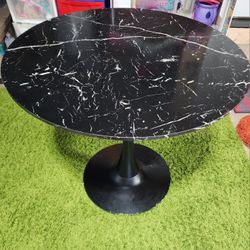 Round Faux Marbel Table