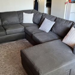 Sectional Couch 