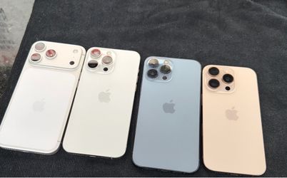 Lot of 4 Apple iPhones