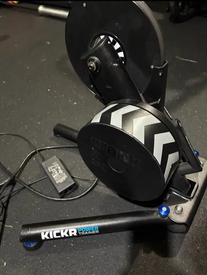 Wahoo-Kikr-Indoor-Bike-Trainer