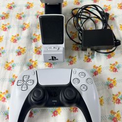 PS5 Wireless Controller - Charger Station  ( Used ) 