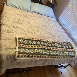 Queen Tempur-Pedic Adjustable Massaging Bed – Fully Working – Remote Included