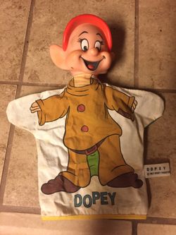 WALT DISNEY PRODUCTIONS DOPEY HAND PUPPET