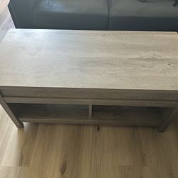 Lift Top Coffee Table. 