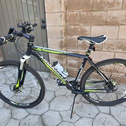Cannondale Mountain Bike XL 29.5 Hardly Use