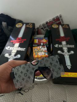 Lv glasses
