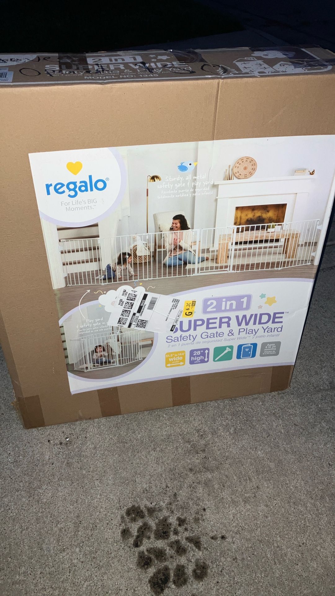Regalo 2 In 1 Superwide Safety gate And Play Yard