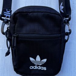 Adidas The Brand Whith 3 Stripped Crossbody Small Purse 