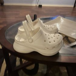 White Croc Clogs Women’s Size 8