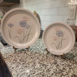 Hart & Stuart “JOY” Floral Stoneware Plate Set – Made in Japan – 10 Total Plates