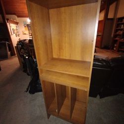 Book case/Shelving 