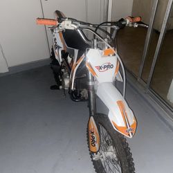 X-PRO SAIL 150 DIRT BIKE WITH 4-SPEED MANUAL TRANSMISSION, KICK START, BIG 19"/16" TIRES!