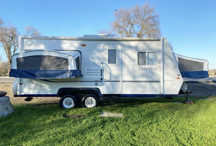 2005 Coyote Kz 23 * Sleeps 10*