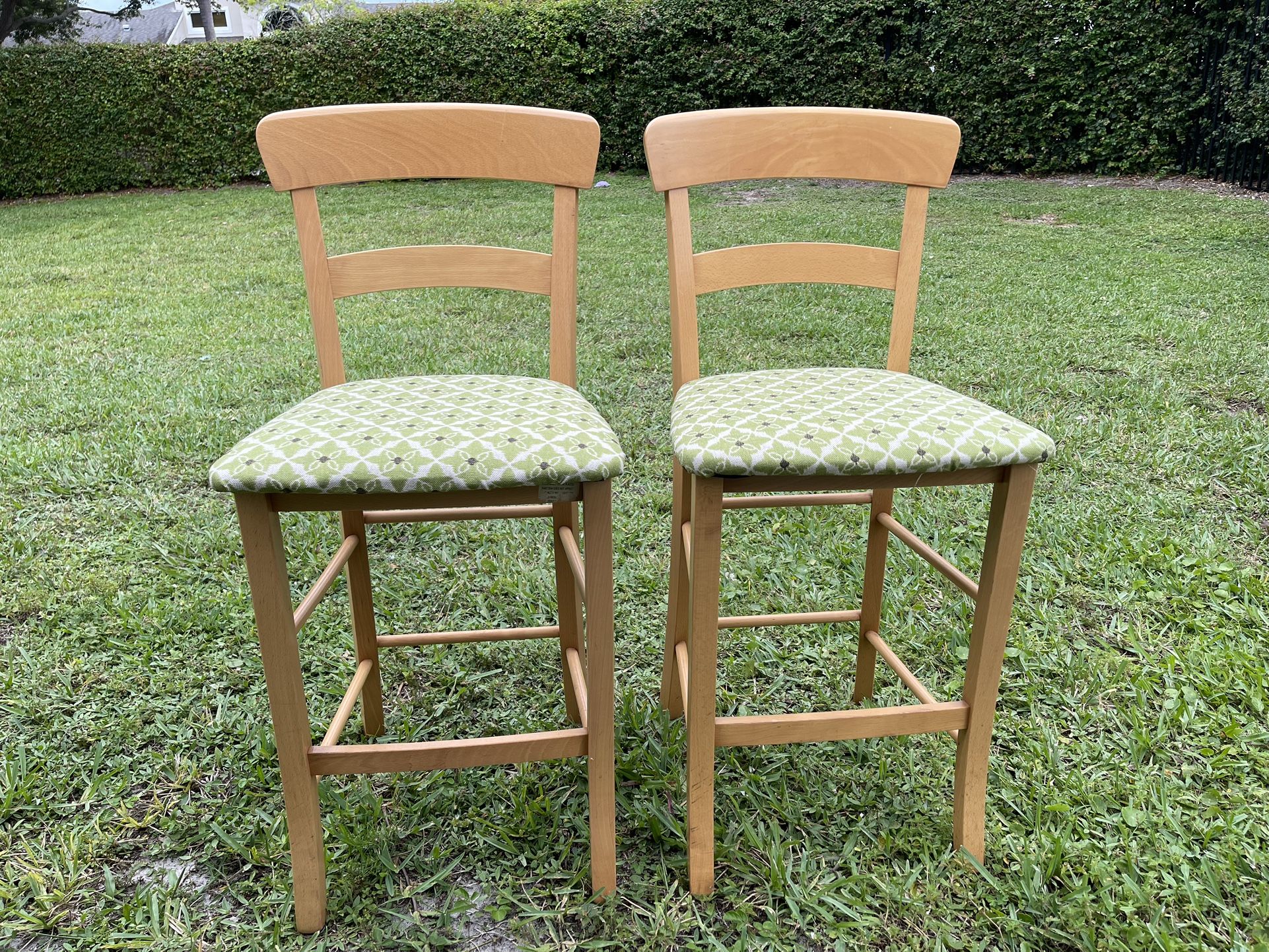 2 Bar Stools (25” To Seat) Good Condition. $25 Firm On Price