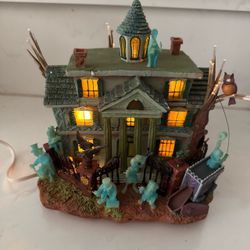 Disney HAUNTED MANSION LIGHTED HOUSE Hitchhiking Ghosts w/ Fiber Optic NEW