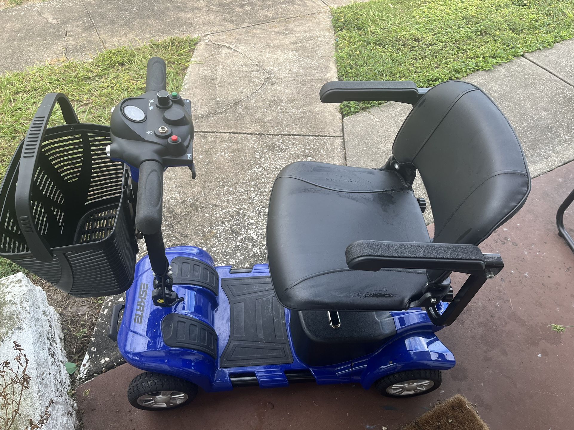4 WHEEL SCOOTER