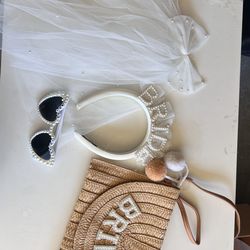 Bride items and travel jewelry case