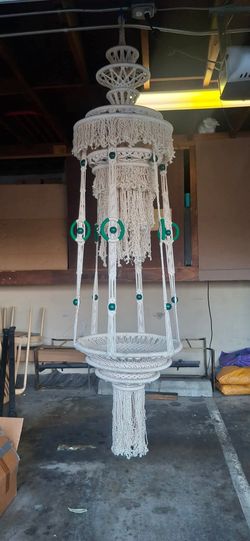 Macrame plant hanger