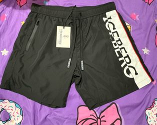Iceberg shorts, hat & socks