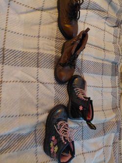 Kid shoes size US 9