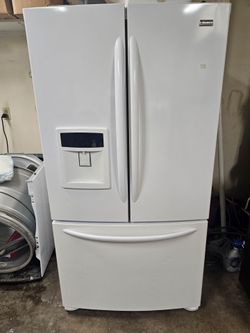 KENMORE REFRIGERATOR GOOD CONDITION DELIVERY AVAILABLE FOR EXTRA FEE