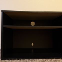 Black Shelf. 