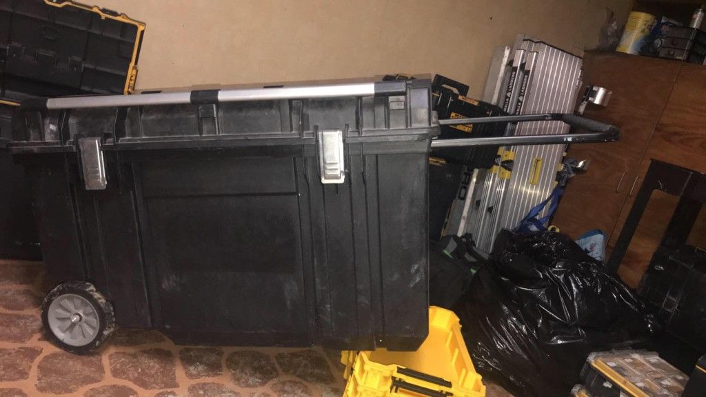 Dewalt Tough Chest