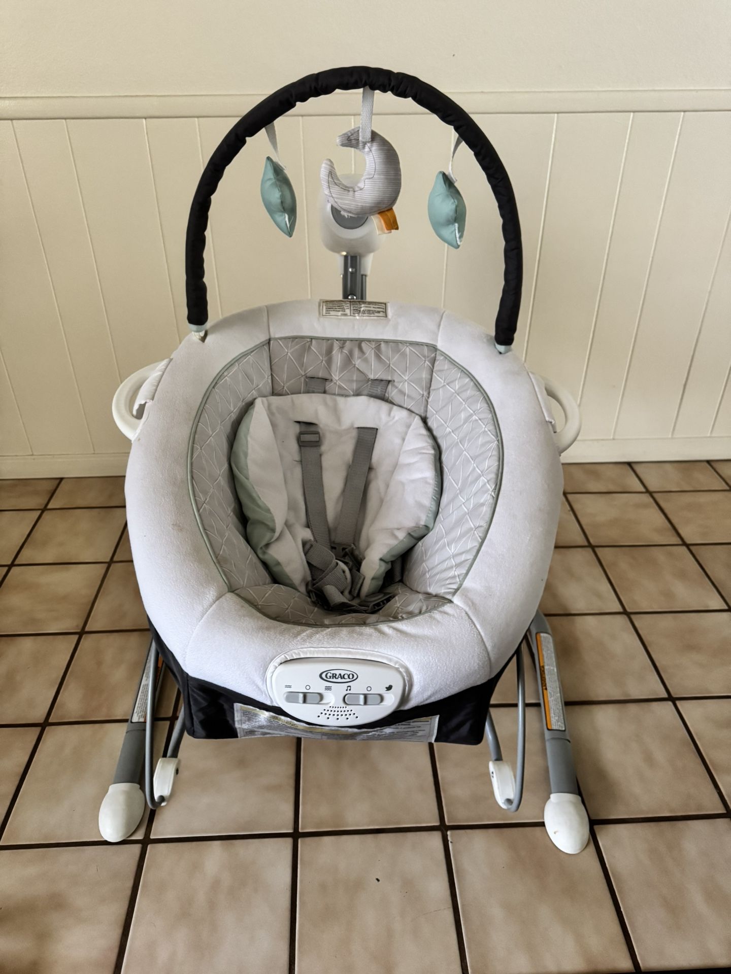 Graco Soothe ‘n Sway LX Baby Swing and Portable Bouncer