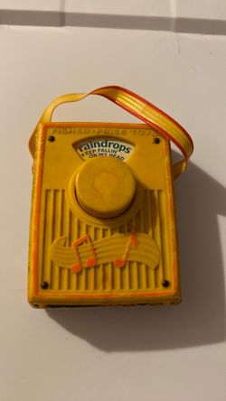 Fisher price vintage radio plays rain drops keep falling on my head