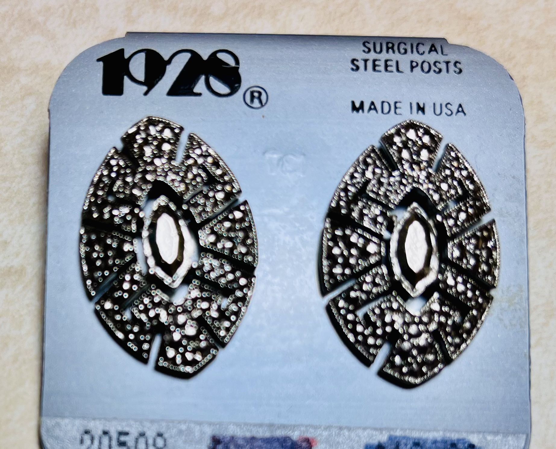 1928 Silvertone faux Marcarsite Earrings New