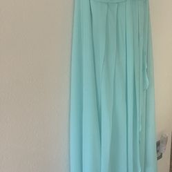 New spa light green strapless dress Great for wedding / formal event /prom or any ocasión Size 14 from David’s bridal