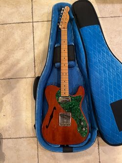 Fender Classic 69 Thinline Telecaster w/ Reunion Blues Hardshell Case (Brand New)