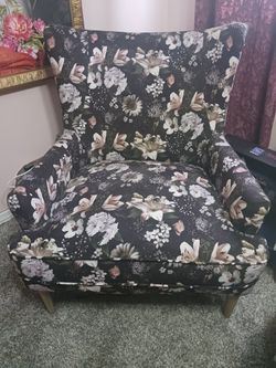 Like New Floral Chair