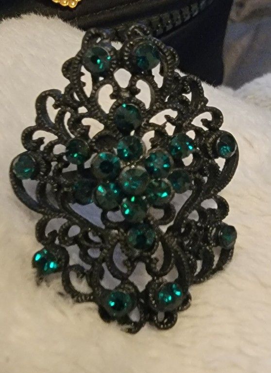 Adjustable Vintage Ring With Green Stones