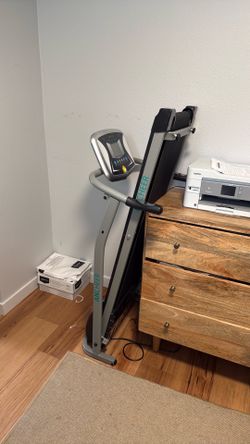Foldable walking treadmill