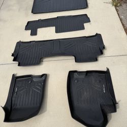 2022 Chevrolet Suburban Floor Mats 