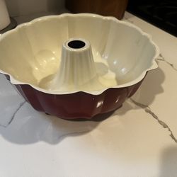 Bundt pan 