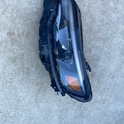 2019 -2022 Jeep Cherokee Left Headlight 