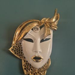 Gold Tone  Mysterious Woman Face Retro Brooch/pin Costume Jewelry 