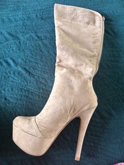 High heels boots
