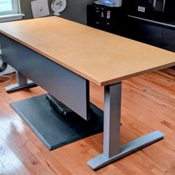 Standing Desk With Cushioned Floor Pad And Foot Rest