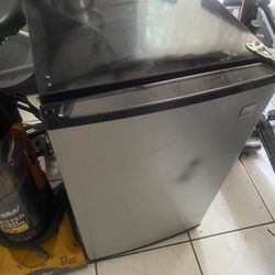 Mini Fridge 