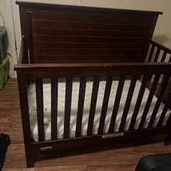 baby crib 